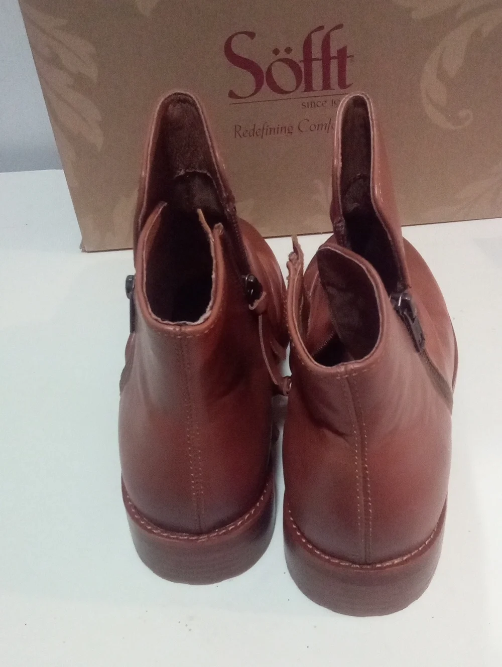 * Women's Brown Leather Ankle Boots 8 1/2 New in Box by Sofft